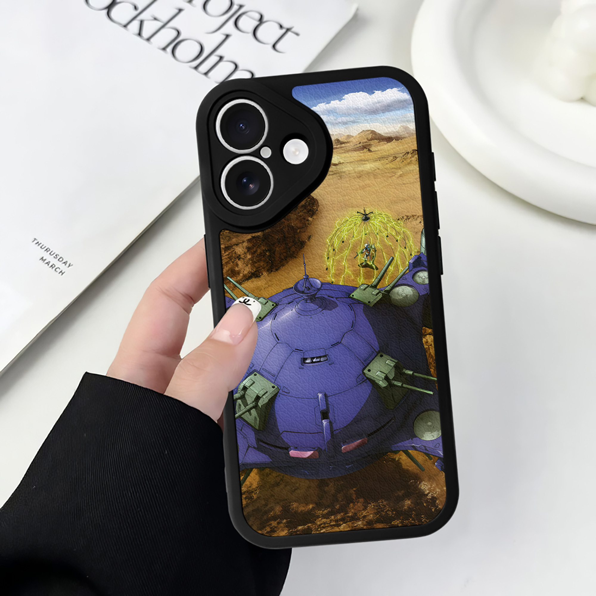 （画像用） 機動戦士ガンダム Mobile Suit Gundam 【iPhone 16シリーズ対応】シリコンスマホケース（レザー調） 材質：シリコン